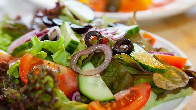 Ballı nar ekşisi soslu Anadolu salatası tarifi