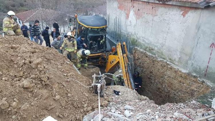 Arnavutköyde inşaat kazısında göçük; 1 işçi mahsur kaldı