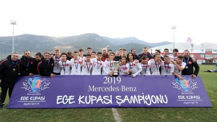 Ege Kupasında şampiyon Türkiye