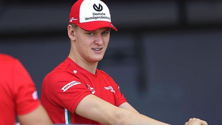 Mick Schumacher babasının izinde