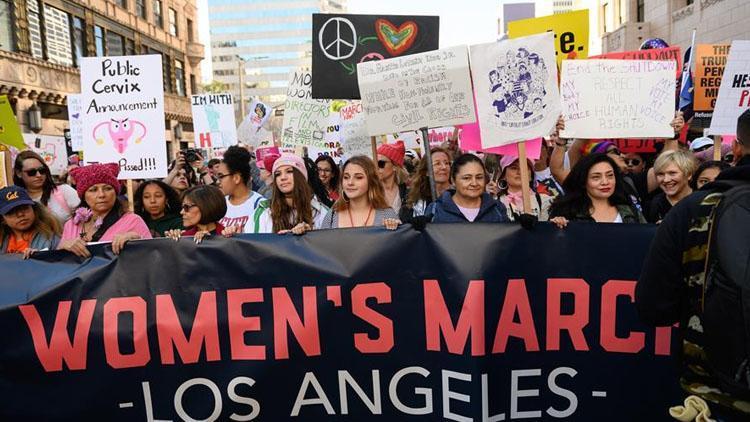 ABDde Trumpa karşı kadınlar üçüncü kez yürüyüş yaptı
