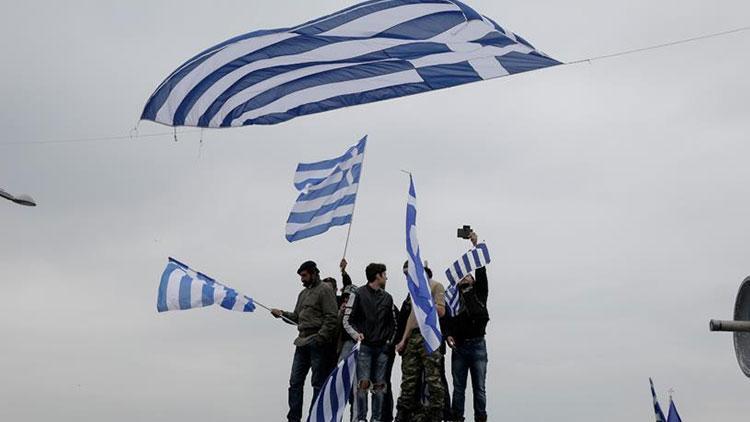 Yunanistanda Makedonya krizi büyüyor
