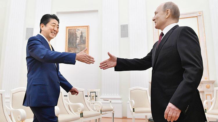 Japon Başbakanı ada pazarlığı için Moskova’da