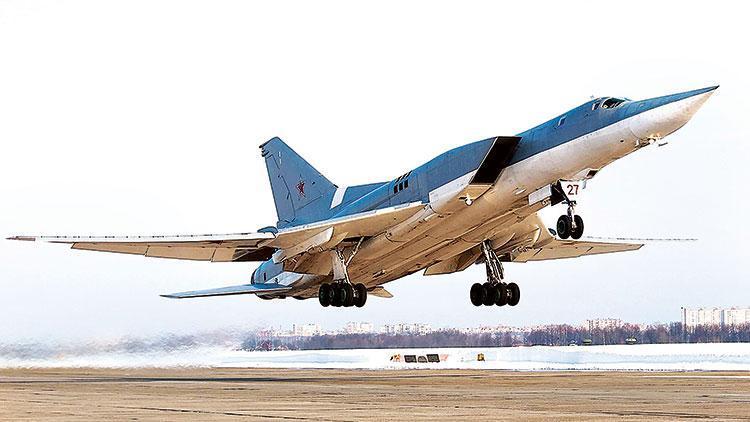 Rusya’nın bombardıman uçağı piste çakıldı