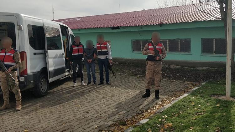 PKKlı terörist Diyarbakırda kıskıvrak yakalandı