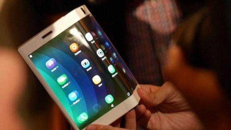 Lenovo bu kez ekranı katlanabilen tabletiyle geliyor