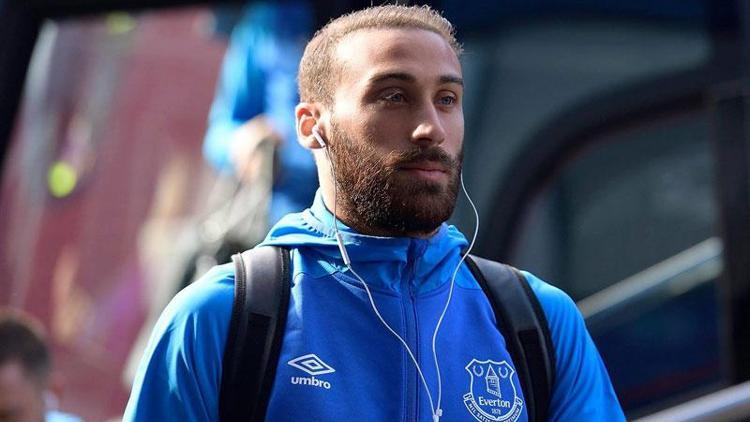 Cenk Tosun Crystal Palace yolunda