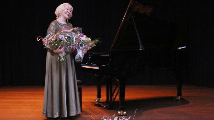 Gülsin Onay’dan Köln’de klasik müzik konseri