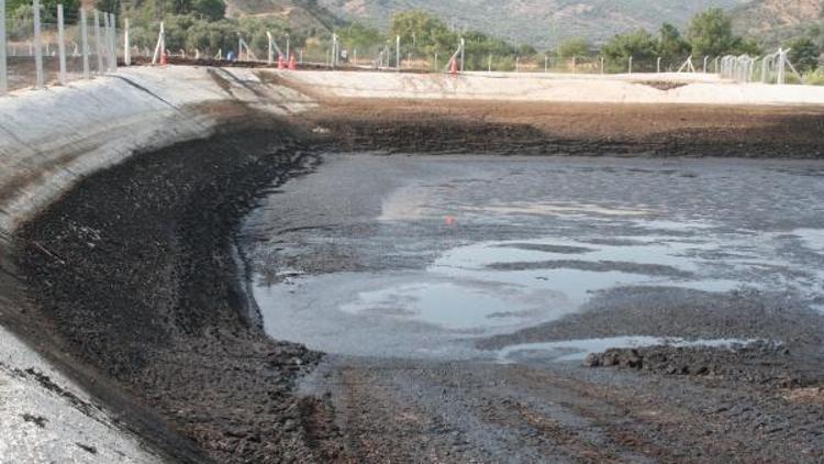 Fabrikanın atık havuzundan sızan yağ, içme suyunu kirletti iddiası