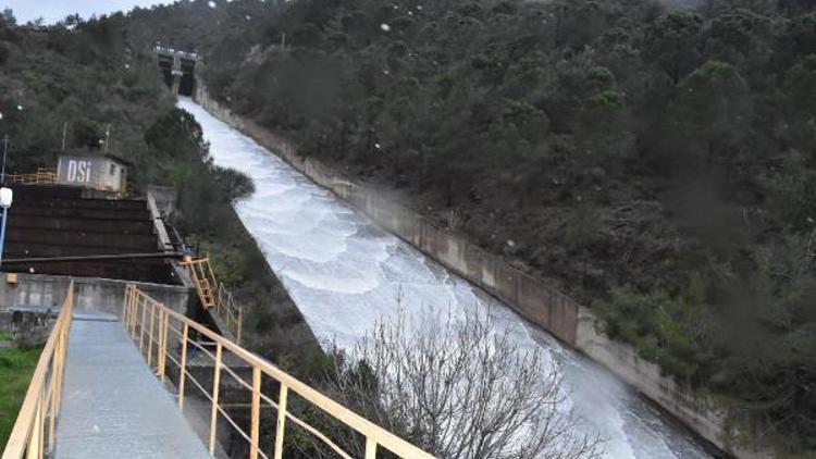 Balçovada baraj kapakları açıldı