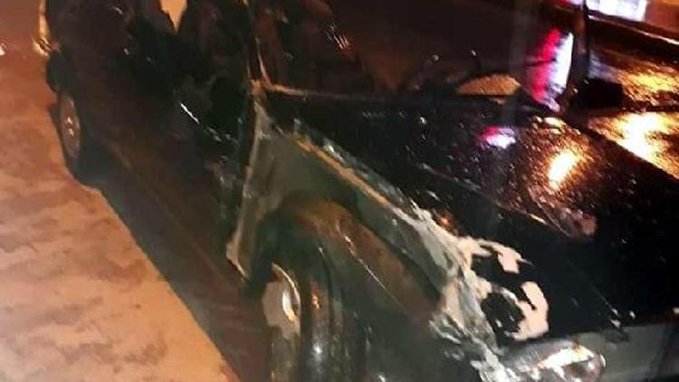TIRa çarpan otomobilin alkollü sürücüsü hafif yaralandı