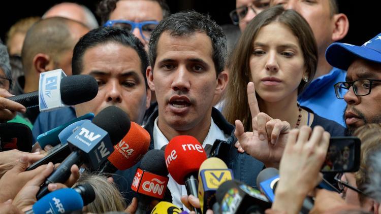 Venezuelada muhalifler yeniden sokağa iniyor