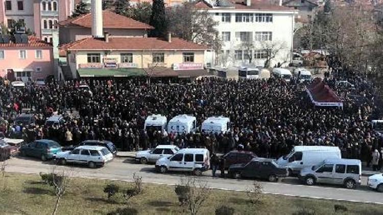 Ankarada kazada ölen 6 genç, son yolculuğuna uğurlandı