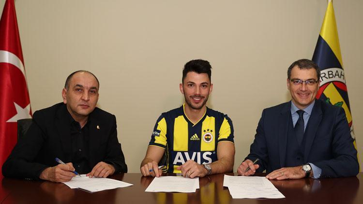 Fenerbahçe, Tolgay Arslan ile resmi sözleşme imzaladı