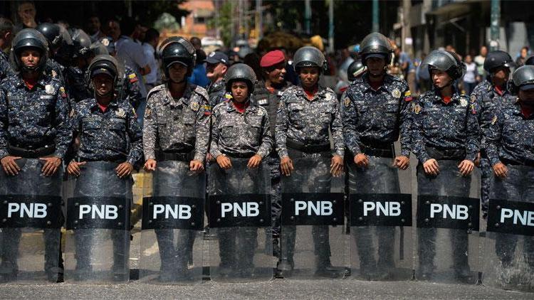 Venezuelada yüksek tansiyon... Muhalefetle iktidar aynı anda sokağa inecek
