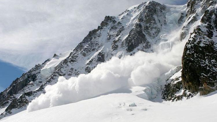Fransız Alpleri’nde felaket: Onlarca kayakçı çığ altında kaldı 1 ölü, 2 yaralı
