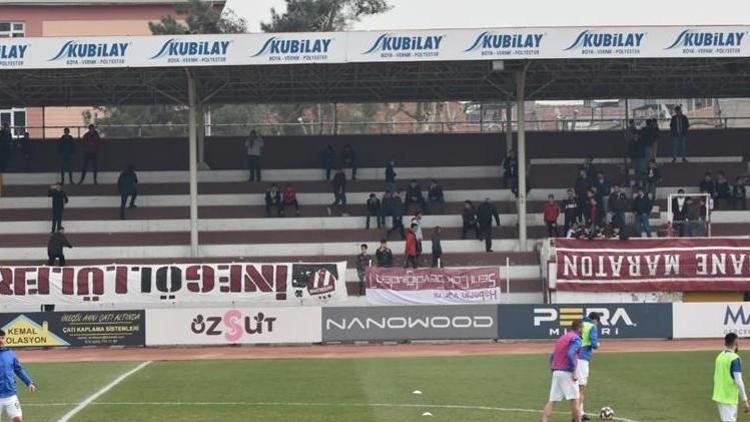 İnegölspor taraftarı, kulüp yönetimine tepki gösterdi