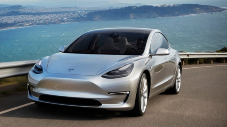 Fiyatı çok daha uygun Tesla Model 3 geliyor