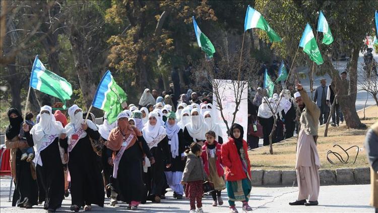 Pakistanda Keşmir meselesinde hayatını kaybedenler anılıyor