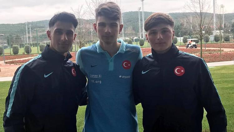 Trabzonspor, Kağan Moradaoğlu ile profesyonel sözleşme imzaladı