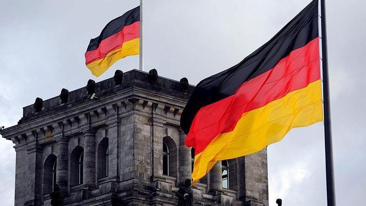 Almanyada bileşik PMI, ocakta 52,1 puana yükseldi