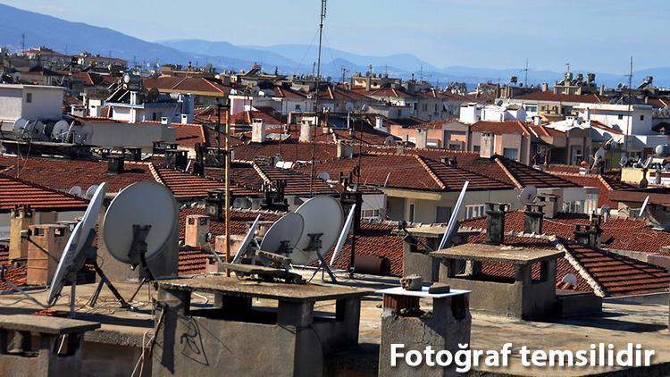 Polisten kaçmak için çatından atladı