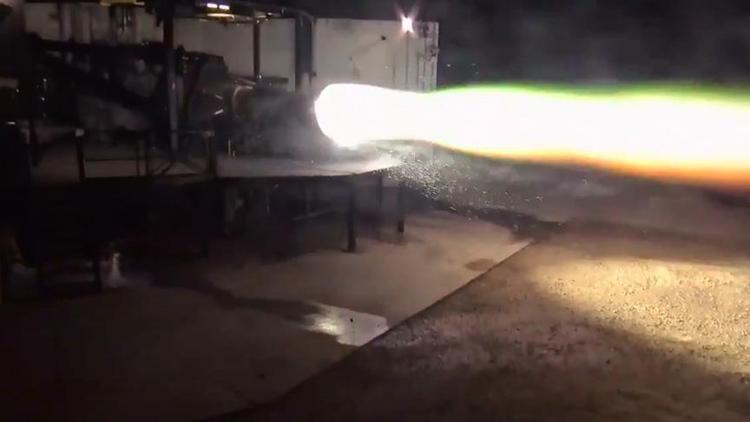 SpaceX yeni nesil roket motorunun ateşleme testini yaptı