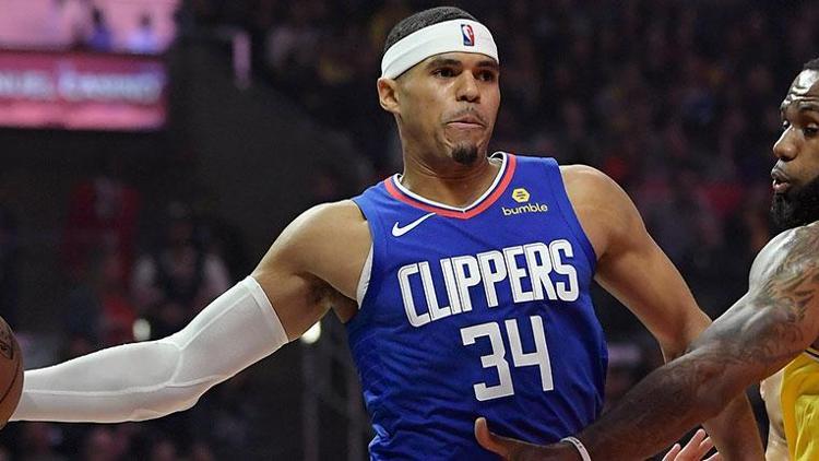 Tobias Harris takasla Sixersta