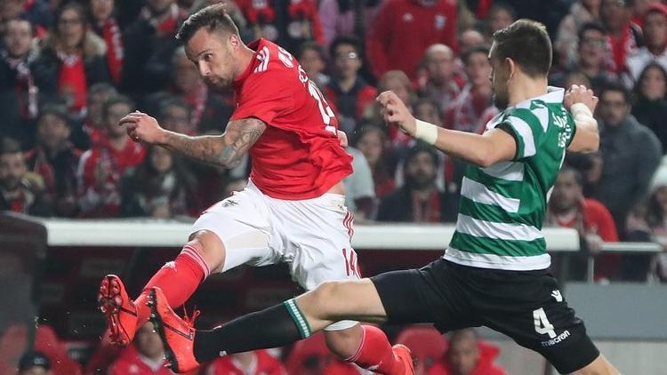 Sportingi yenen Benfica, Portekiz Kupasında avantajı kaptı