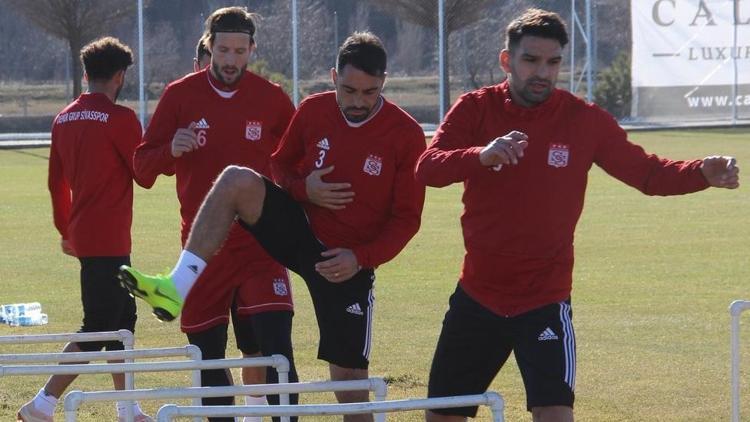 Sivasspor, Akhisarspora hazırlanıyor Takımda 3 eksik...