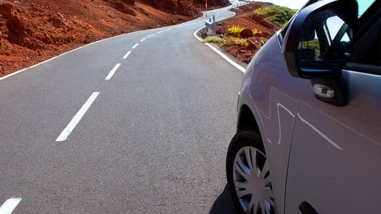 Çizik, delik, boyası silinmiş kusurlu plakalar trafikten men nedeni