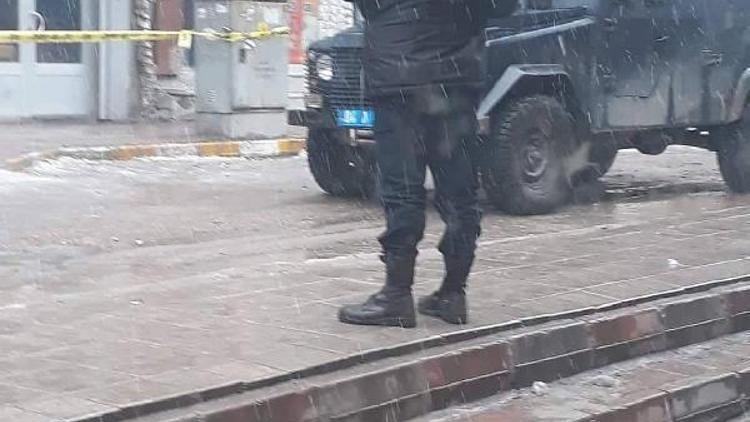 Doğubayazıtta iki grup arasında silahlı çatışma: 1i polis 2 yaralı