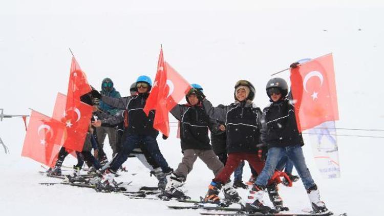 Çaldıranda kayak festivalinde renkli görüntüler