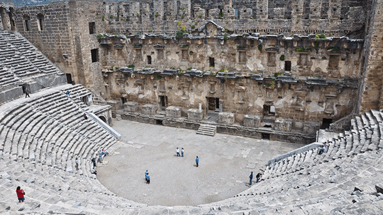 Aspendos dünya arenasında