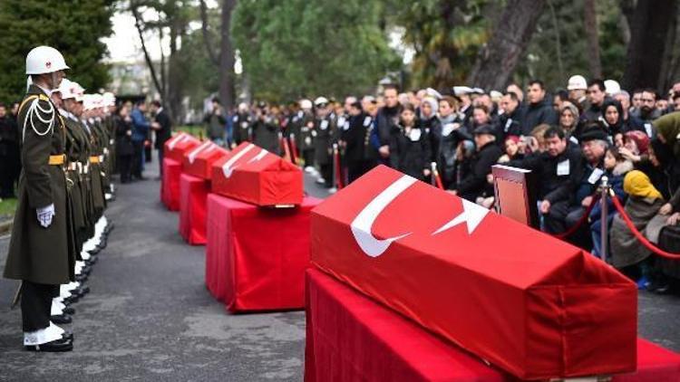 Helikopter kazasında şehit olan askerler için tören düzenlendi