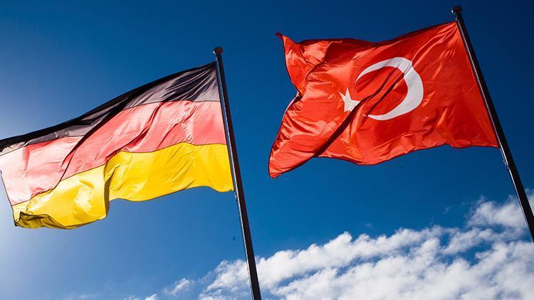 Son dakika... Almanyada PKK yanlısı yayın kuruluşları kapatıldı