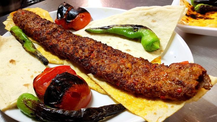 Kurallara uymayanların tescilli Adana kebabı logosunu kullanması engellenecek