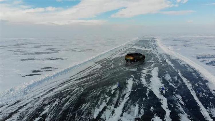 Çıldır Gölünde kar ve buz sürüş eğitimi