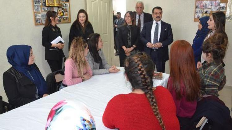 AK Partili Belediye Başkan adayı Zeydan, kadınları ziyaret etti