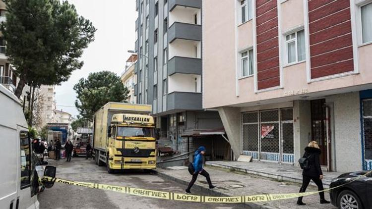 Kartalda çökme riski olan Nuri Bey Apartmanı tahliye ediliyor
