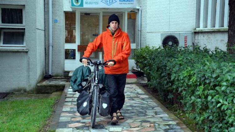 Bisikletiyle Fransadan Japonyaya yola çıktı, Çaycumaya hayran kaldı