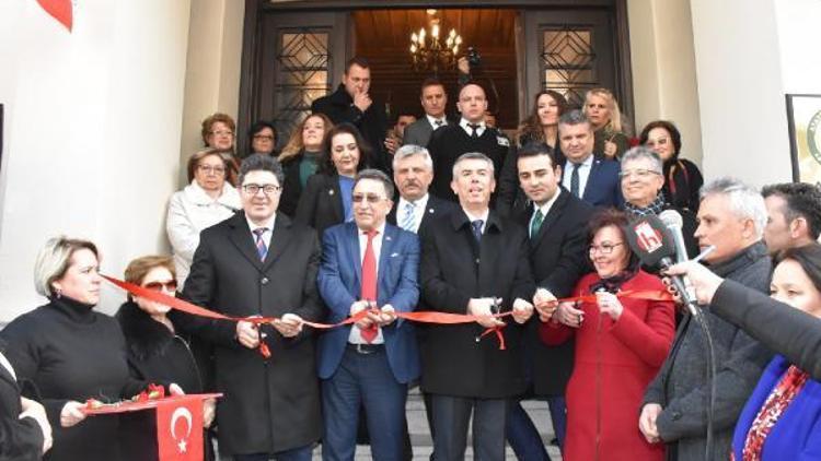 Edremitte Atatürk Kültür Evi ve Ata Kavşağı hizmete açıldı