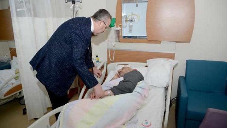 Başkan Özkan hasta ziyareti gerçekleştirdi