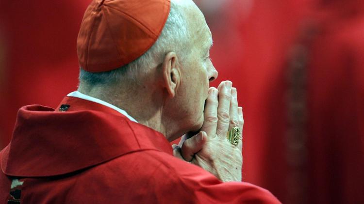 Vatikan ABDli kardinali meslekten menetti