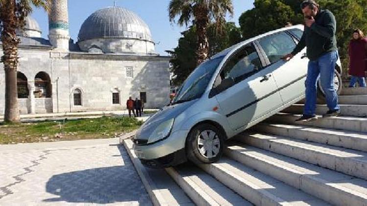 Müzeyi gezmeye gelen aile, şok üstüne şok yaşadı