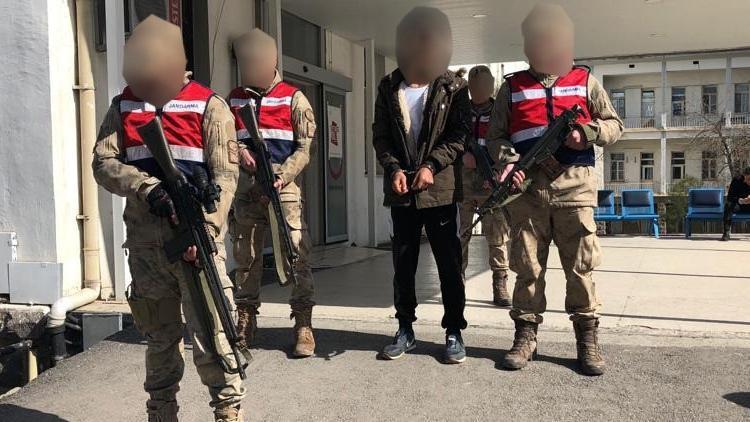 Irakta bomba eğitimi alan PKKlı terörist İzmirde yakalandı