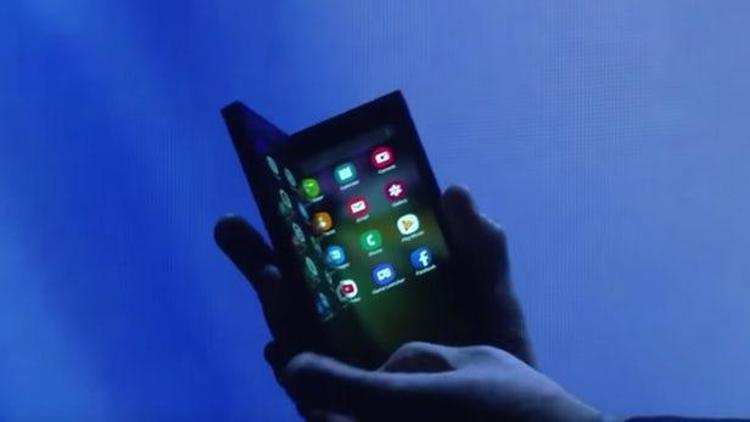 Samsung Galaxy Fold geliyor Katlanabilen telefonla tanışın
