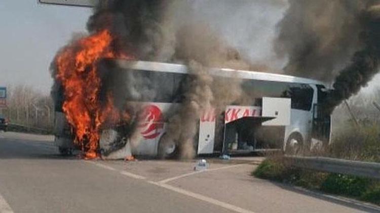 Otobüs yandı, 29 yolcu ölümden döndü