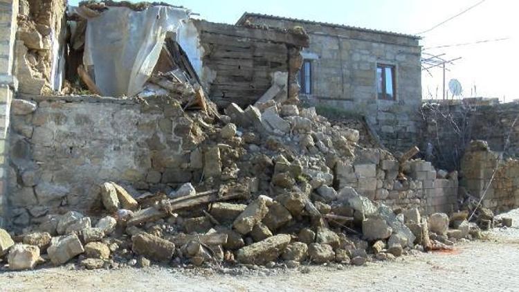 Ayvacıktaki deprem Türkiyenin batısını salladı, ilçede okullar tatil