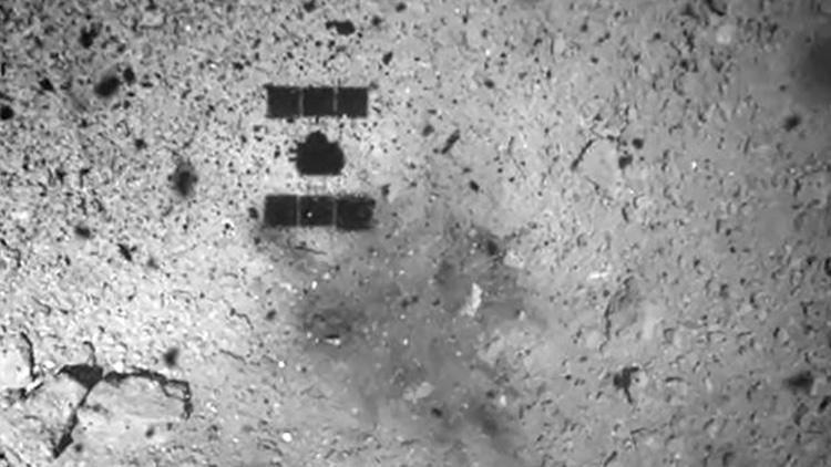 Japon uzay aracı Ryugu asteroidine iniş yaptı